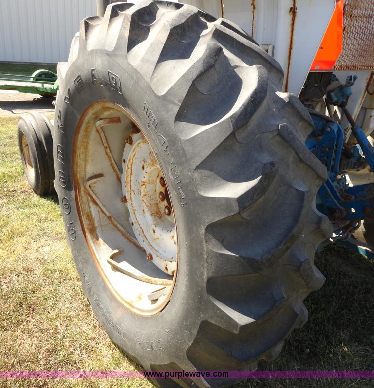 image for item A3170 1981 Ford 6600 tractor