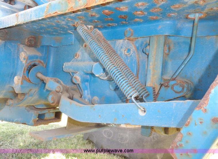 image for item A3170 1981 Ford 6600 tractor