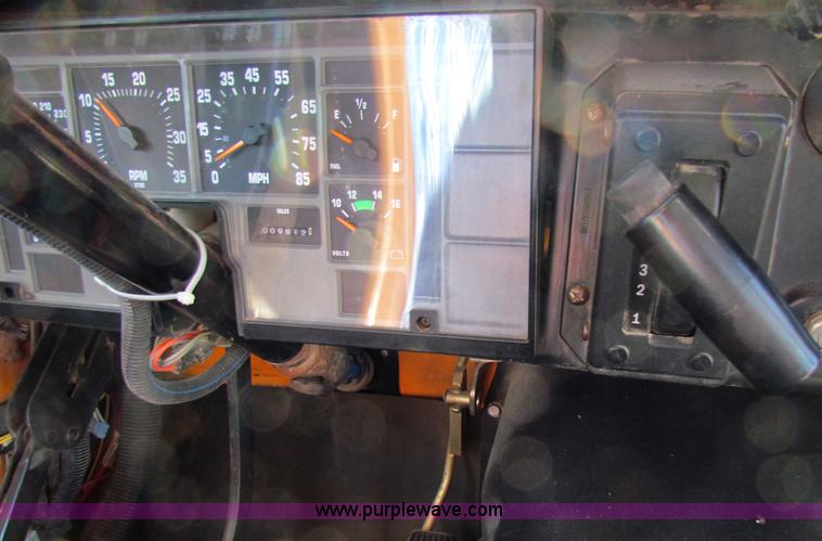 image for item A3529 1996 International 3800 Am Tran school bus