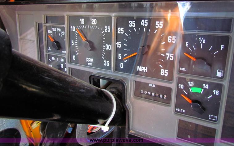 image for item A3529 1996 International 3800 Am Tran school bus