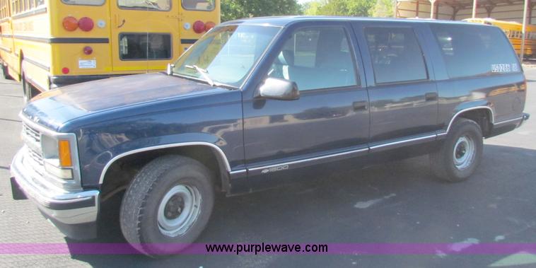 image for item A3531 1995 Chevrolet Suburban 1500 SUV