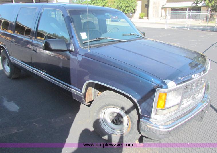 image for item A3531 1995 Chevrolet Suburban 1500 SUV