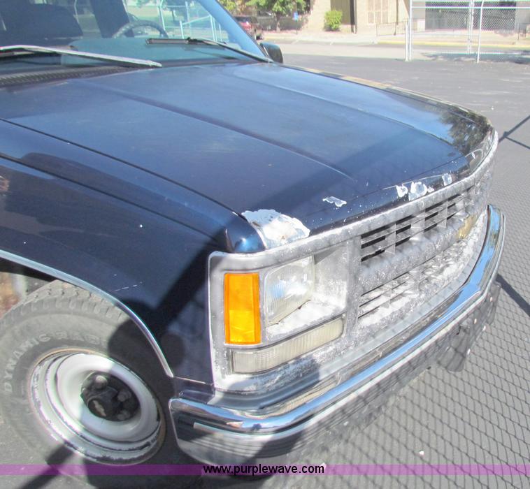 image for item A3531 1995 Chevrolet Suburban 1500 SUV