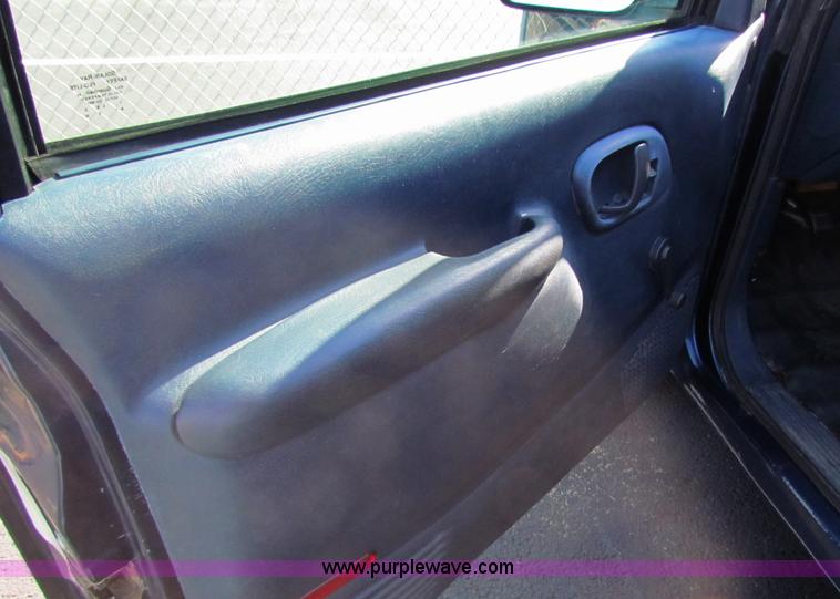 image for item A3531 1995 Chevrolet Suburban 1500 SUV