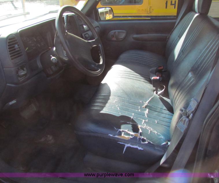 image for item A3531 1995 Chevrolet Suburban 1500 SUV