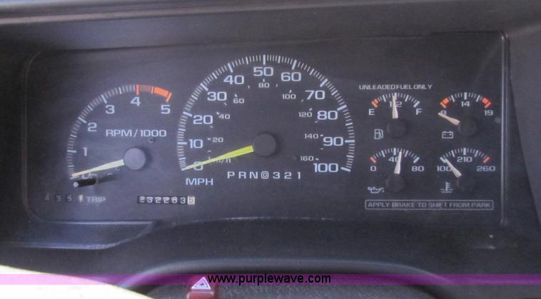 image for item A3531 1995 Chevrolet Suburban 1500 SUV