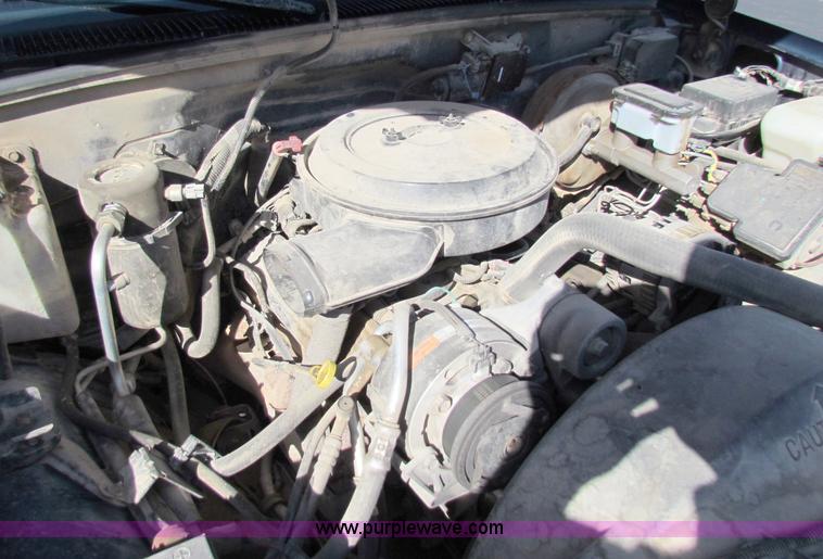 image for item A3531 1995 Chevrolet Suburban 1500 SUV