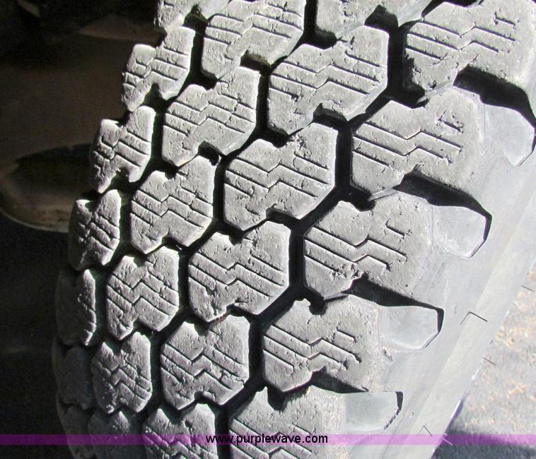 image for item A3531 1995 Chevrolet Suburban 1500 SUV