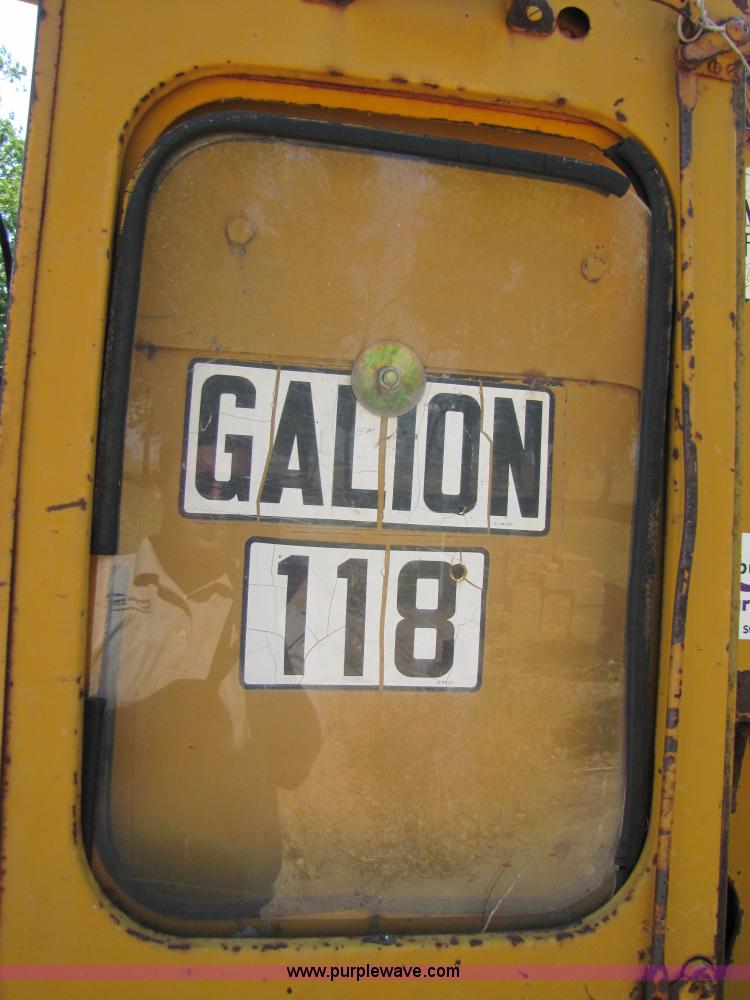 image for item A4634 1964 Galion 118 motor grader