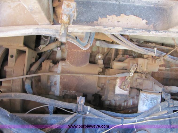 image for item A4636 1985 International COF9670 semi truck