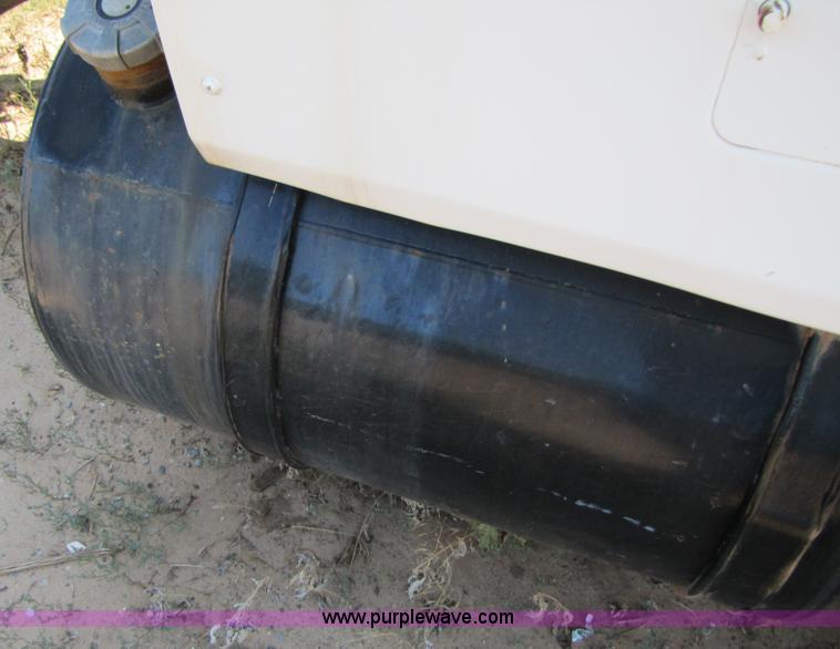 image for item A4636 1985 International COF9670 semi truck