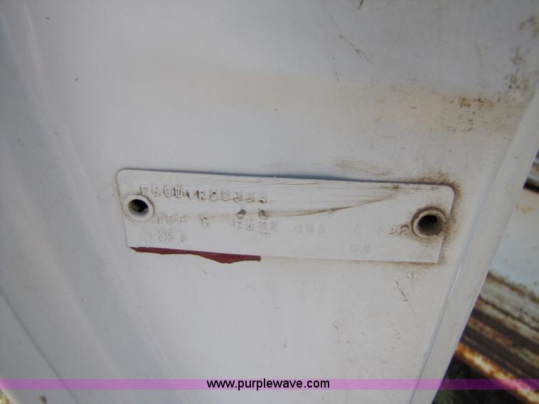 image for item C9529 1973 Ford F600 truck cab and chassis