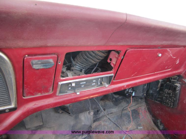 image for item C9529 1973 Ford F600 truck cab and chassis