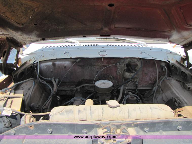 image for item C9529 1973 Ford F600 truck cab and chassis