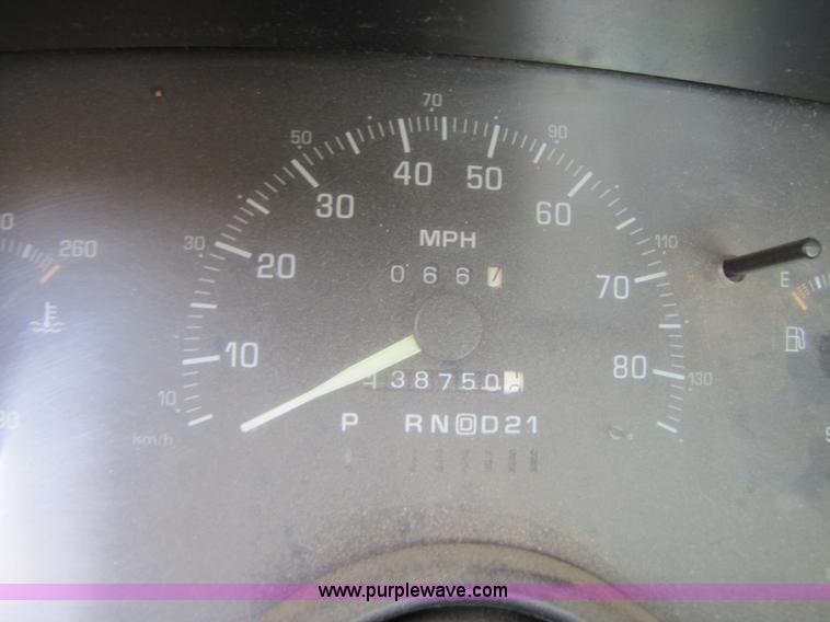 image for item C9530 1994 Chevrolet S10 pickup truck