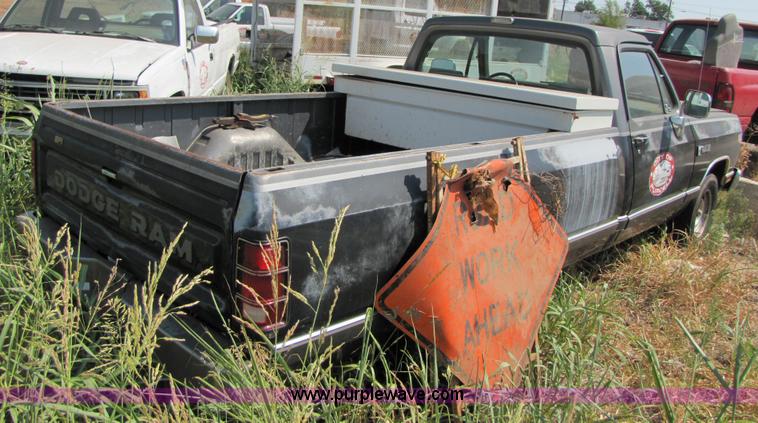 image for item C9532 1990 Dodge Ram D150 S pickup truck