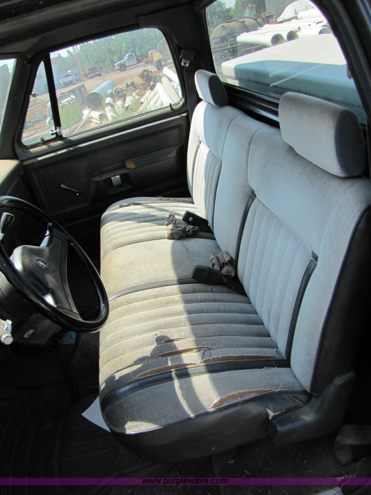 image for item C9532 1990 Dodge Ram D150 S pickup truck