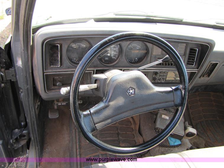 image for item C9532 1990 Dodge Ram D150 S pickup truck