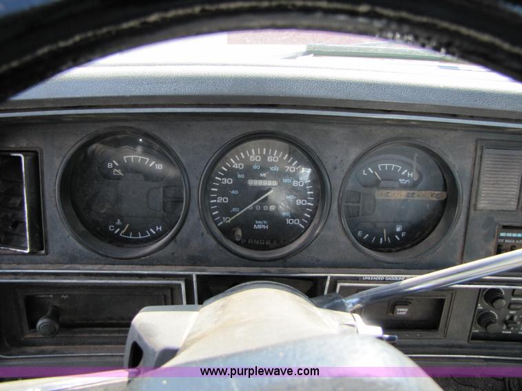 image for item C9532 1990 Dodge Ram D150 S pickup truck