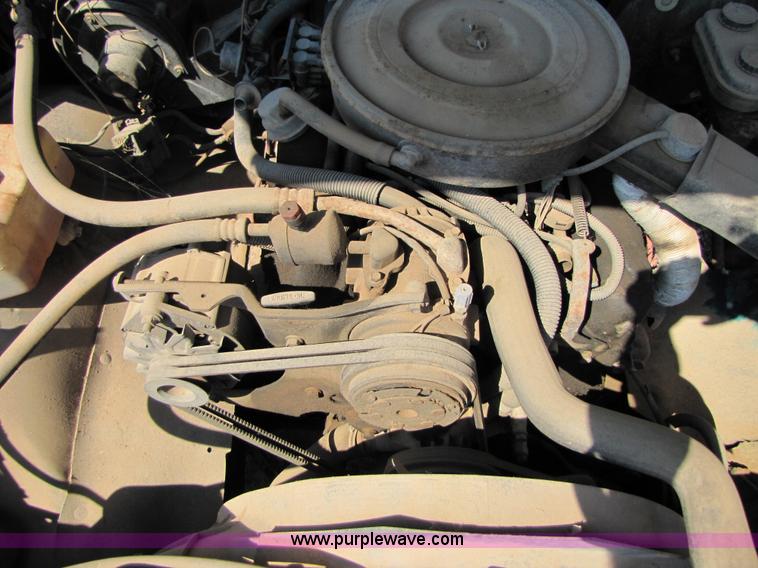 image for item C9532 1990 Dodge Ram D150 S pickup truck