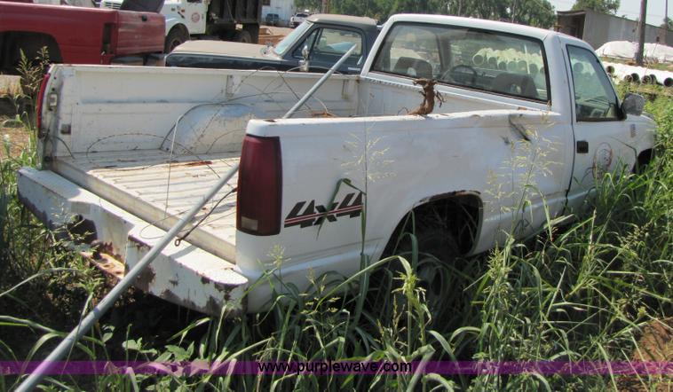 image for item C9533 1992 Chevrolet C1500 pickup truck