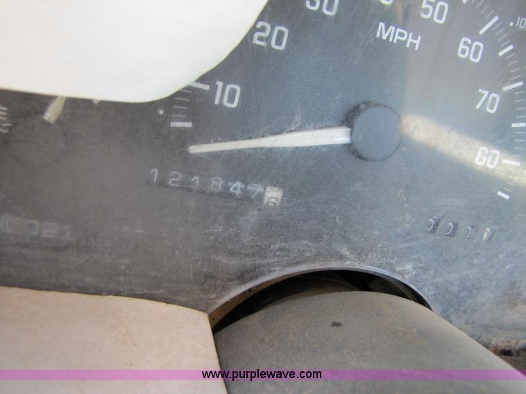 image for item C9533 1992 Chevrolet C1500 pickup truck