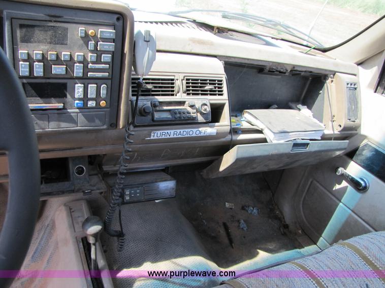 image for item C9533 1992 Chevrolet C1500 pickup truck