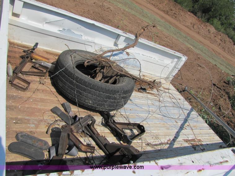 image for item C9533 1992 Chevrolet C1500 pickup truck