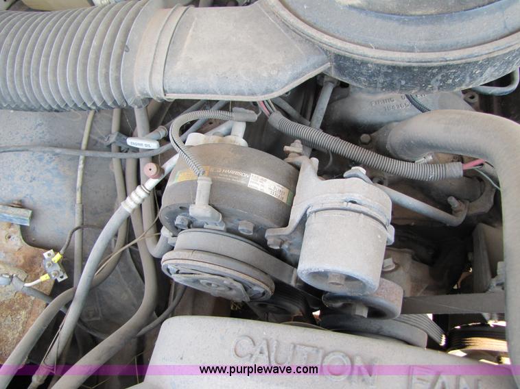 image for item C9533 1992 Chevrolet C1500 pickup truck