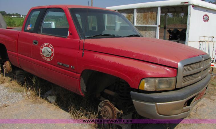 image for item C9534 1996 Dodge Ram 1500 Laramie club cab pickup truck