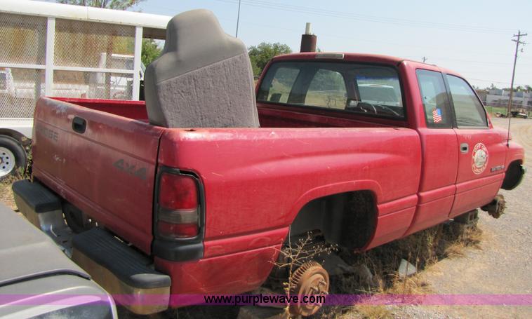 image for item C9534 1996 Dodge Ram 1500 Laramie club cab pickup truck