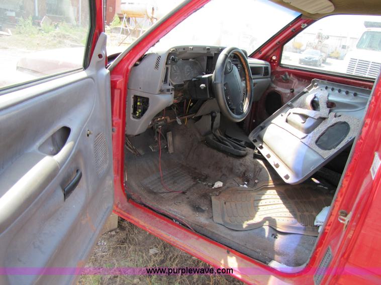 image for item C9534 1996 Dodge Ram 1500 Laramie club cab pickup truck