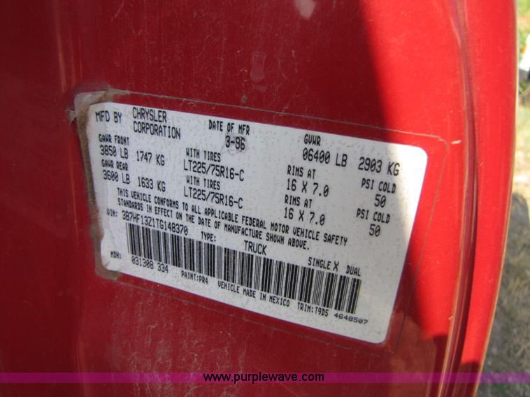 image for item C9534 1996 Dodge Ram 1500 Laramie club cab pickup truck