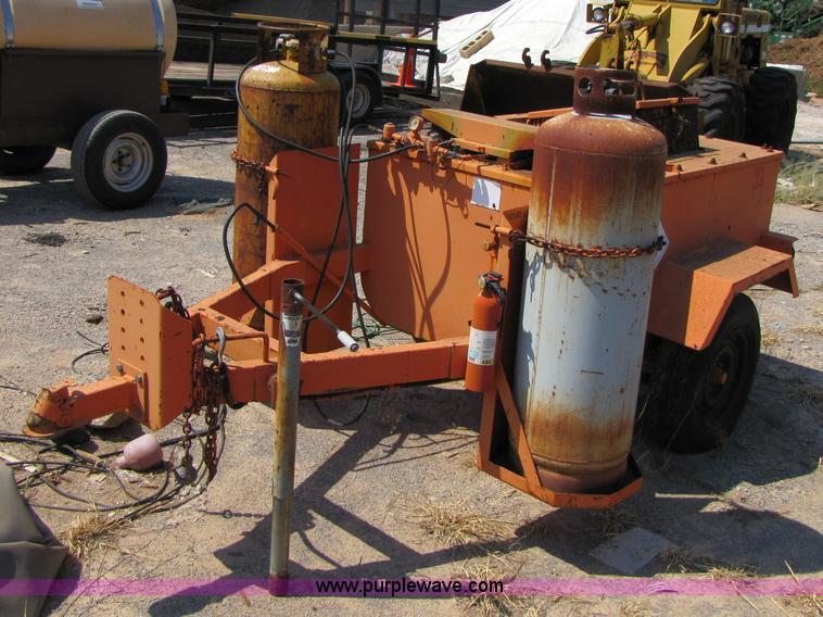 image for item C9536 SMC hot tar road sealer