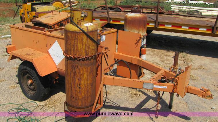 image for item C9536 SMC hot tar road sealer