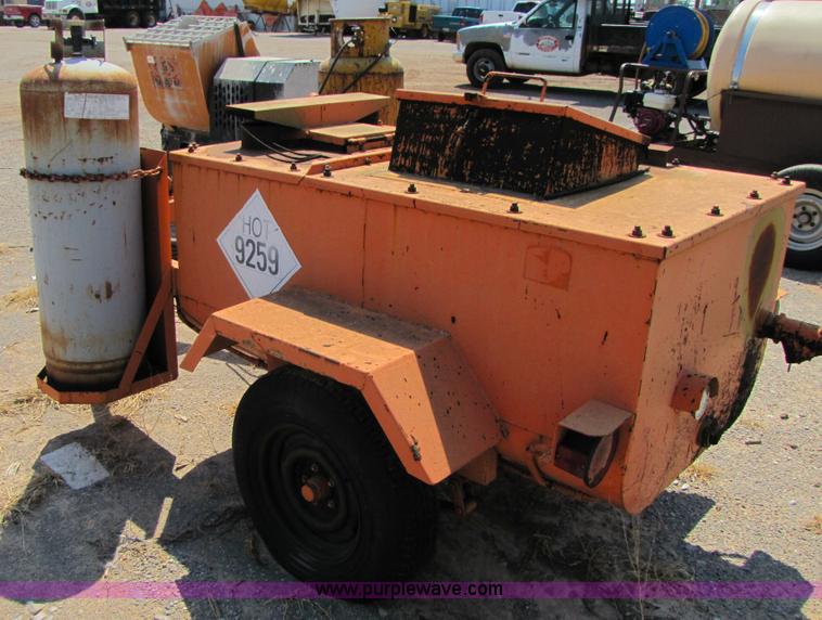 image for item C9536 SMC hot tar road sealer