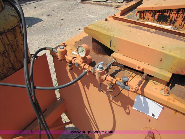 image for item C9536 SMC hot tar road sealer