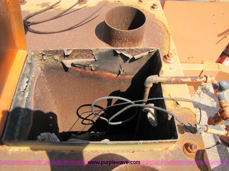 image for item C9536 SMC hot tar road sealer