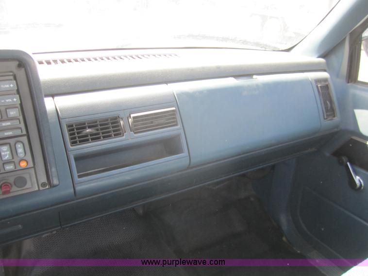 image for item C9800 1991 Chevrolet Cheyenne 1500 pickup truck