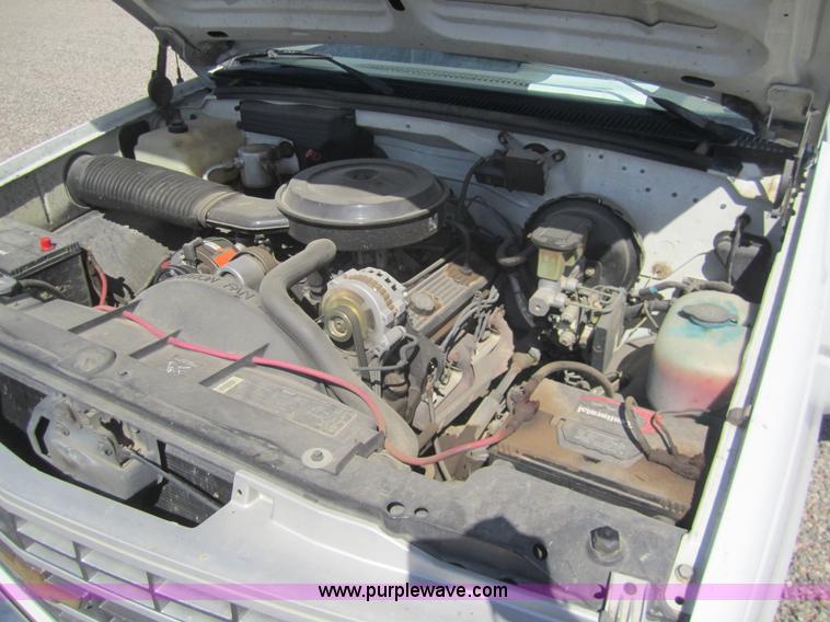 image for item C9800 1991 Chevrolet Cheyenne 1500 pickup truck