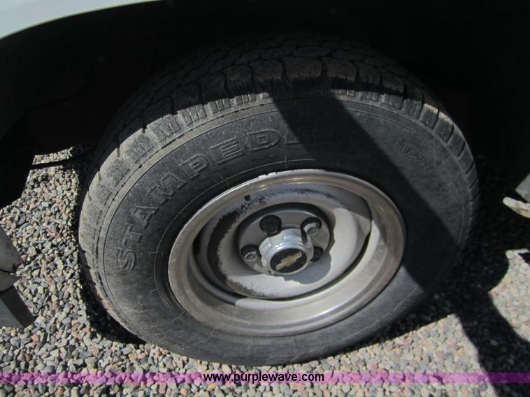 image for item C9800 1991 Chevrolet Cheyenne 1500 pickup truck