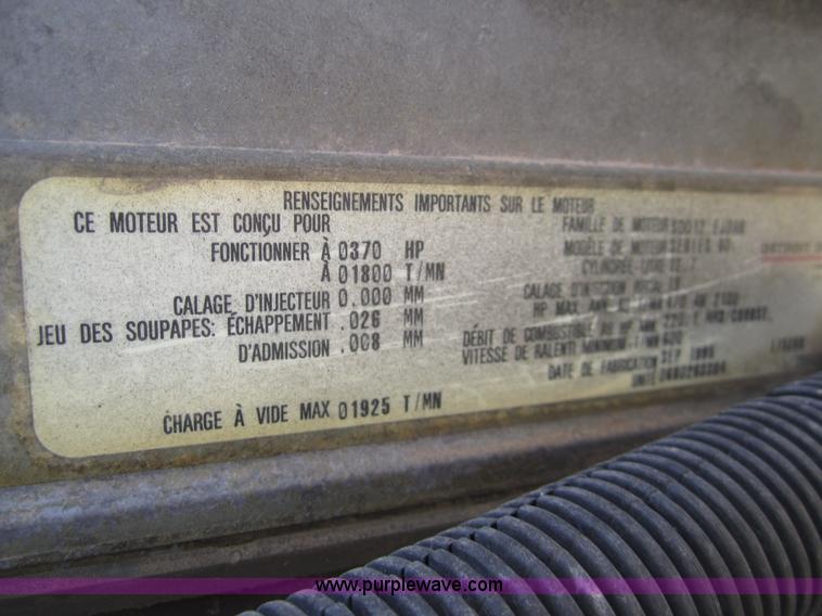 image for item C9843 1996 Volvo WIA semi truck