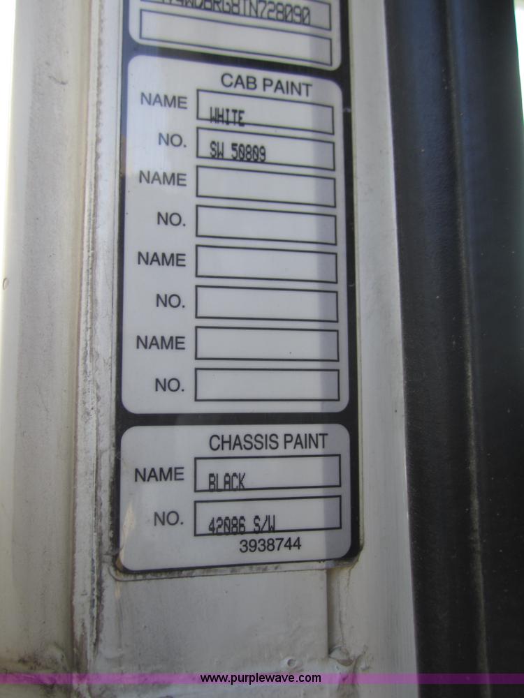 image for item C9843 1996 Volvo WIA semi truck