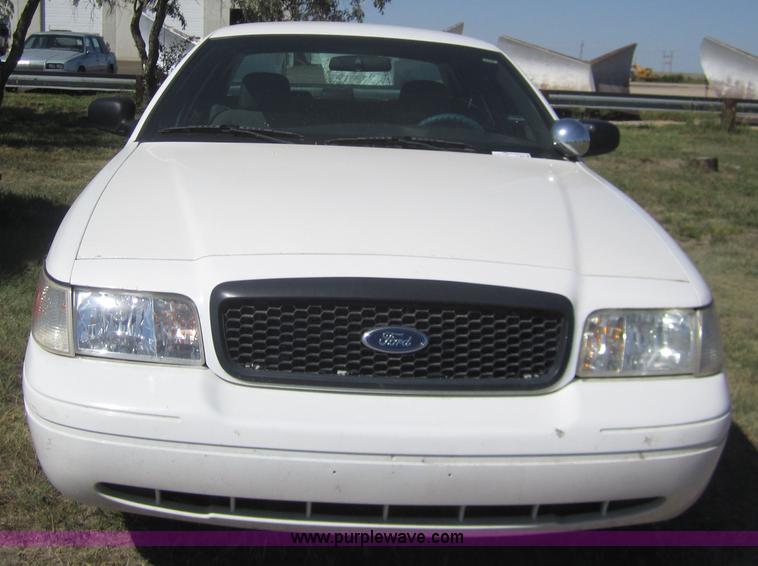 image for item C9852 2003 Ford Crown Victoria Police Interceptor