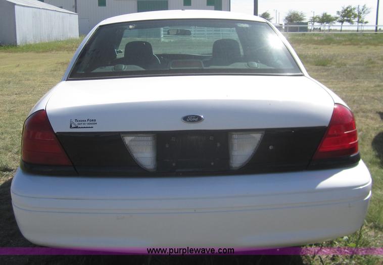 image for item C9852 2003 Ford Crown Victoria Police Interceptor