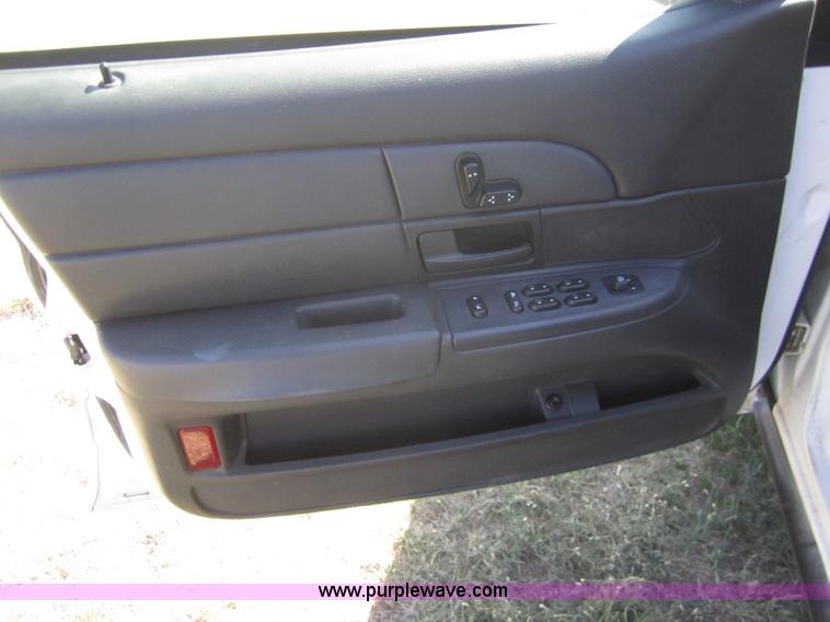 image for item C9852 2003 Ford Crown Victoria Police Interceptor