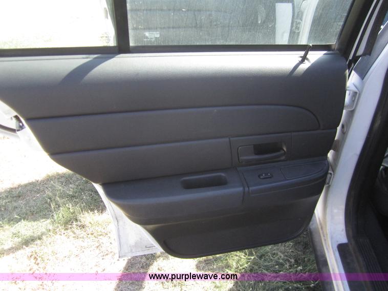 image for item C9852 2003 Ford Crown Victoria Police Interceptor