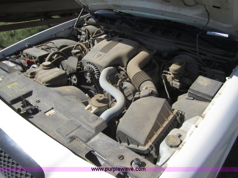 image for item C9852 2003 Ford Crown Victoria Police Interceptor