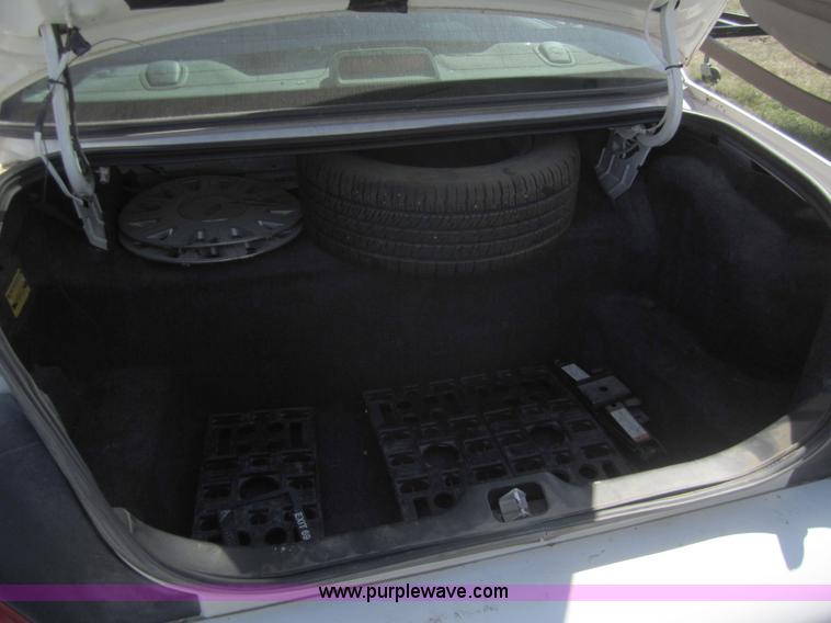 image for item C9852 2003 Ford Crown Victoria Police Interceptor