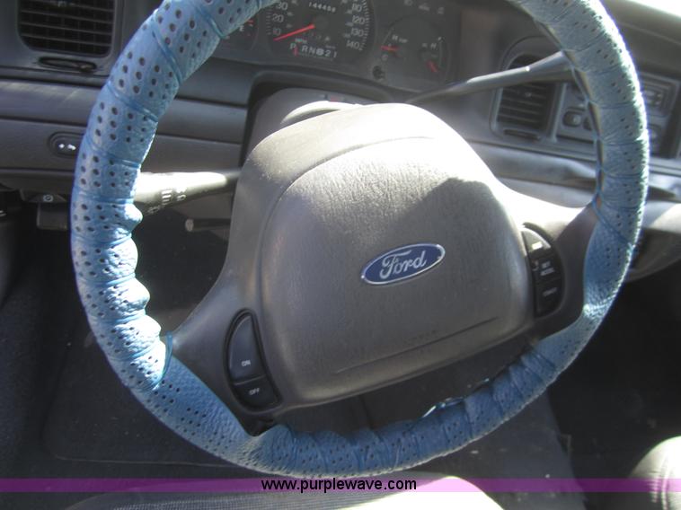 image for item C9852 2003 Ford Crown Victoria Police Interceptor